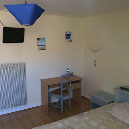 Aux Deux Clefs ホテル 2*