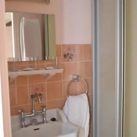 ホテル Aux Deux Clefs