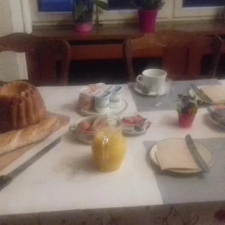 Aux Deux Clefs Szálloda 2*