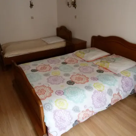 ホテル Aux Deux Clefs