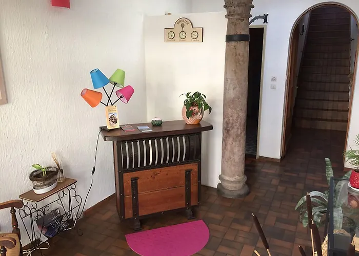 Aux Deux Clefs Hotel