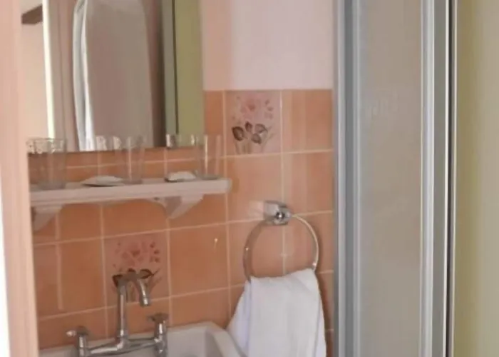 Hotel Aux Deux Clefs