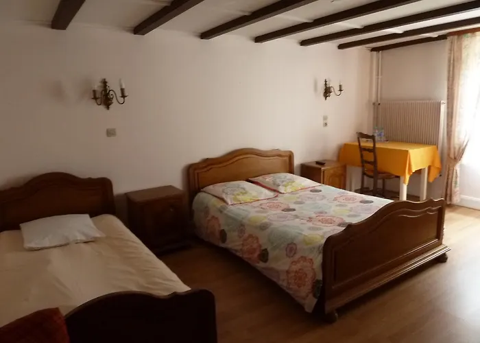 Aux Deux Clefs Hotel